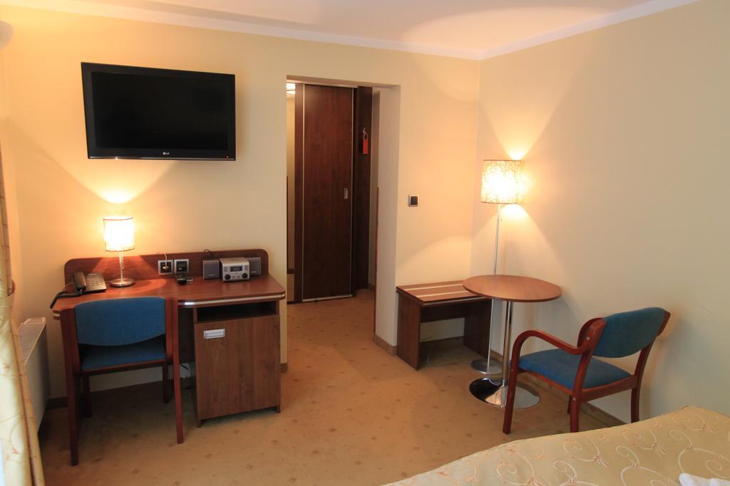 Hôtel Willa Pod Skrzydlami à Międzybrodzie Bialskie Extérieur photo