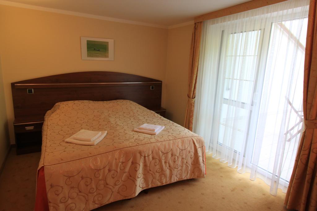 Hôtel Willa Pod Skrzydlami à Międzybrodzie Bialskie Extérieur photo