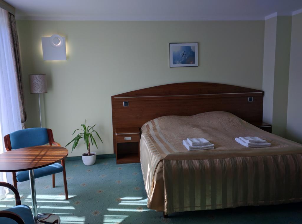 Hôtel Willa Pod Skrzydlami à Międzybrodzie Bialskie Extérieur photo