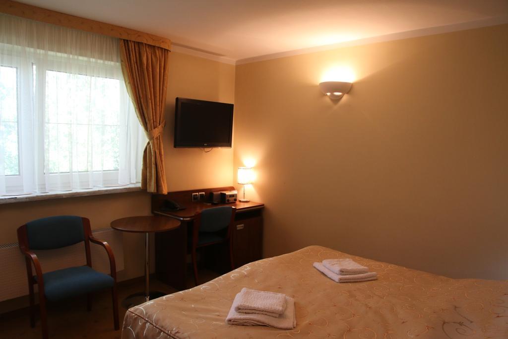 Hôtel Willa Pod Skrzydlami à Międzybrodzie Bialskie Extérieur photo