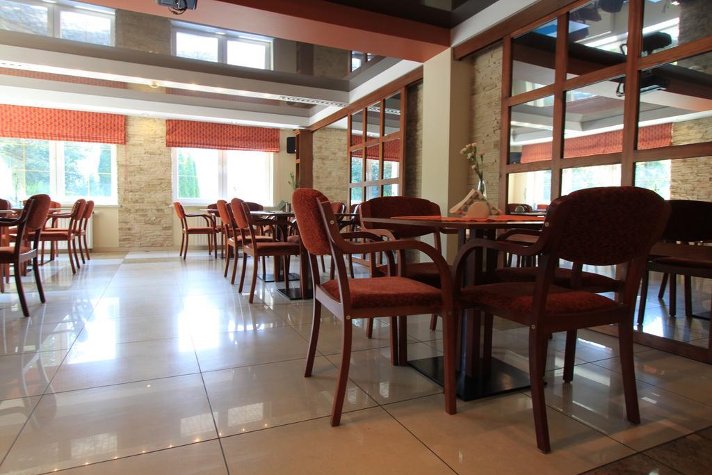 Hôtel Willa Pod Skrzydlami à Międzybrodzie Bialskie Extérieur photo