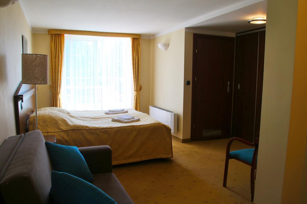 Hôtel Willa Pod Skrzydlami à Międzybrodzie Bialskie Extérieur photo