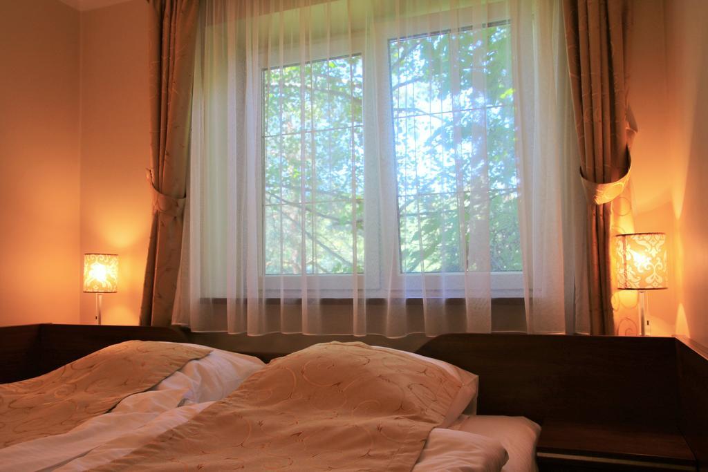 Hôtel Willa Pod Skrzydlami à Międzybrodzie Bialskie Extérieur photo